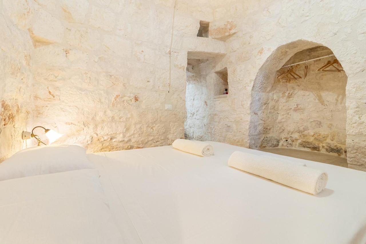 Trullo Carsico By Itriahomes Ceglie Messapica Bagian luar foto