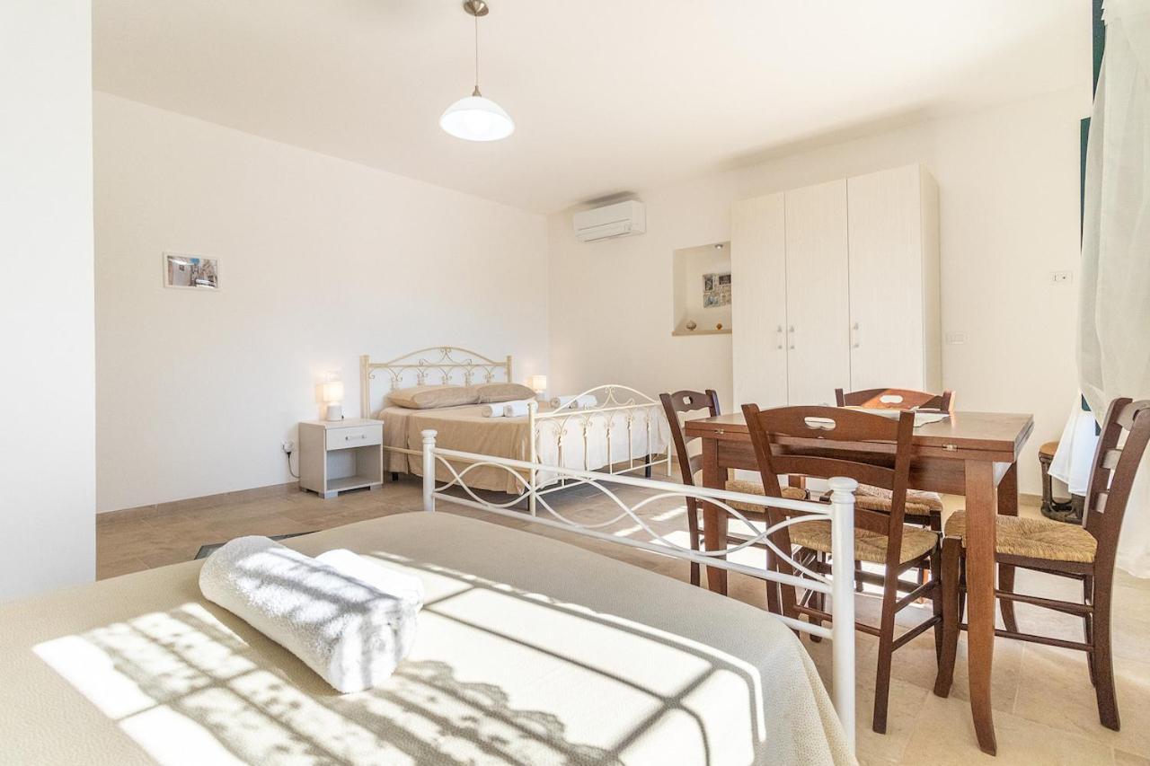 Trullo Carsico By Itriahomes Ceglie Messapica Bagian luar foto