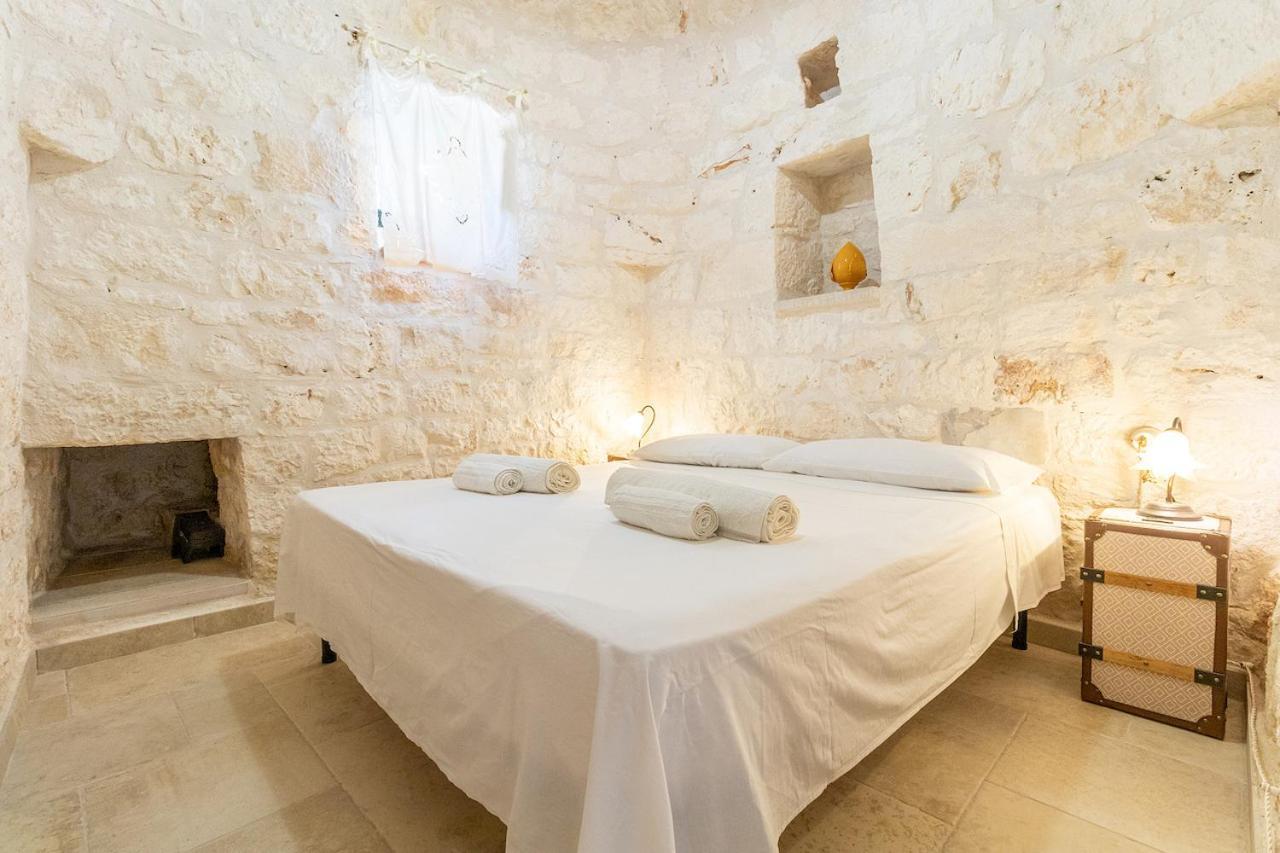 Trullo Carsico By Itriahomes Ceglie Messapica Bagian luar foto